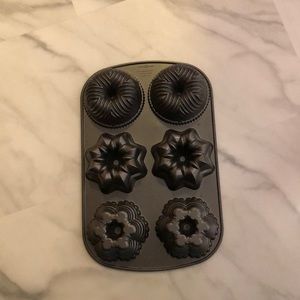 Nordic ware mini Bundt pan